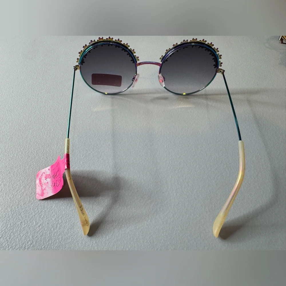 Betsey Johnson flower child round aviator Sunglasses Purple Accents floral - Picture 4 of 4